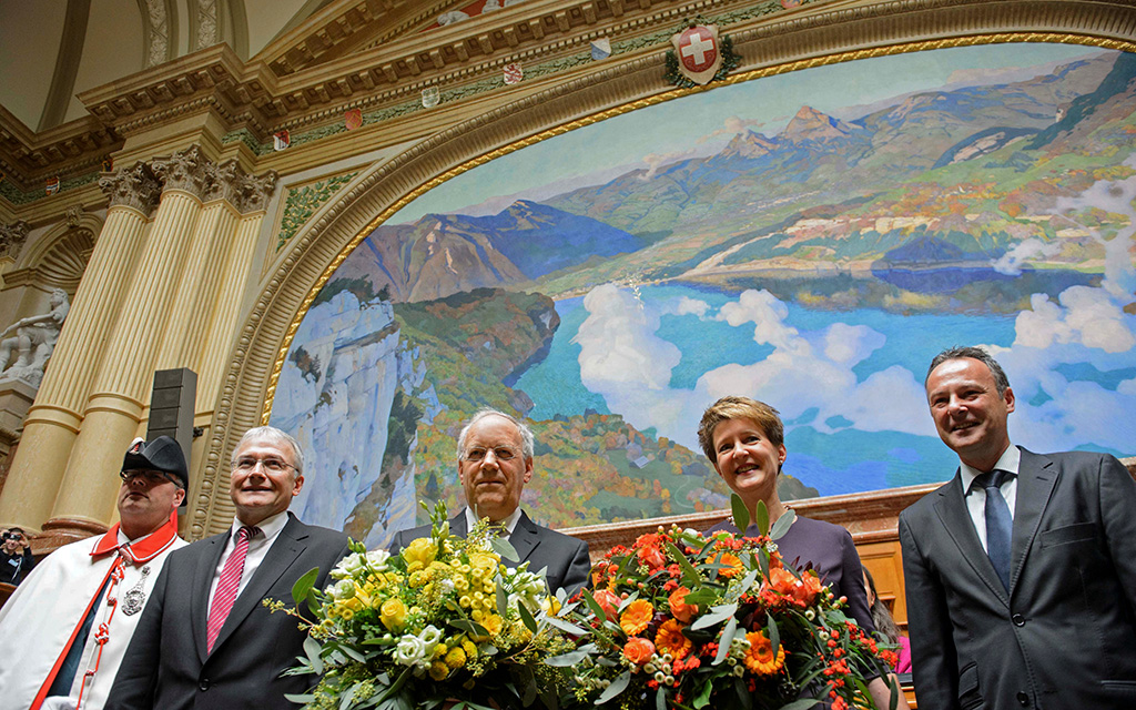 Ständeratspräsient Claude Hêche, Bundesrat Johann Schneider-Ammann (Vizepräsident 2015), Bundesrätin Simonetta Sommaruga (Bundespräsidentin 2015) und Nationalratspräsident Stéphane Rossini (Foto: Béatrice Devènes)