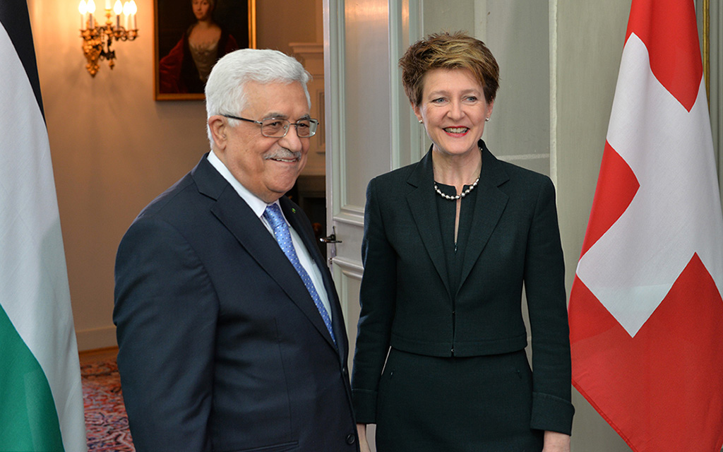 La présidente de la Confédération Simonetta Sommaruga avec le président Mahmoud Abbas (Photo: Chancellerie fédérale)